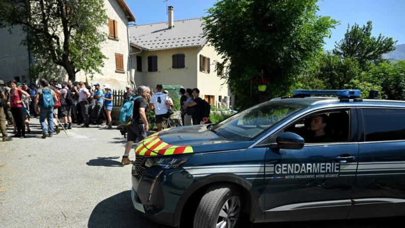 Opération de recherche d'Émile, deux ans et demi, porté disparu depuis deux jours, le 10 juillet 2023 dans le hameau de Haut-Vernet dans les Alpes de Haute-Provence. (Photo NICOLAS TUCAT/AFP via Getty Images)