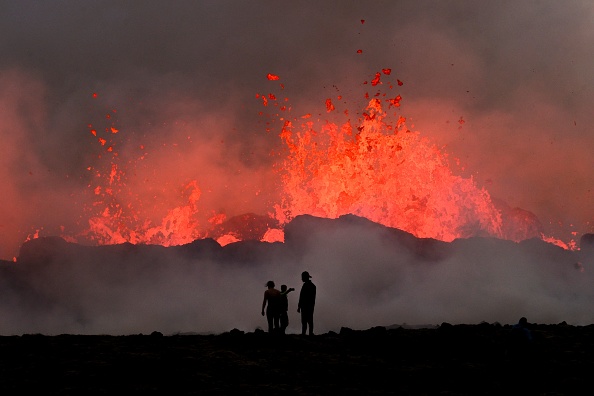 Une éruption volcanique a débuté le 10 juillet 2023 à environ 30 kilomètres de Reykjavik, la capitale de l'Islande, a déclaré le bureau météorologique du pays. (Photo KRISTINN MAGNUSSON/AFP via Getty Images)