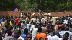 Niger: l’ambassade de France attaquée par des manifestants, Emmanuel Macron suspend les aides au pays