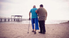 Découvrez des exercices simples pour améliorer l’équilibre et la stabilité des patients atteints de la maladie de Parkinson