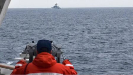 La Chine et la Russie envoient des navires de guerre près de l’Alaska dans une démonstration de force conjointe « sans précédent »