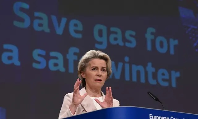 La présidente de la Commission européenne, Ursula von der Leyen, s'exprime lors d'une conférence de presse tenue après la réunion du collège sur le paquet "Économiser du gaz pour un hiver sûr" au siège de l'UE à Bruxelles, le 20 juillet 2022. (John Thys/AFP via Getty Images)