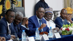 Qui sera le président du Sénégal? L’élu sortant renonce à la présidence, après avoir incarcéré son opposant
