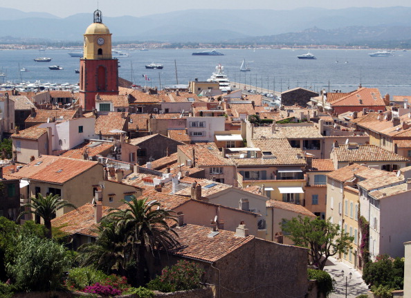 Une vue du village de Saint-Tropez.  (JEAN CHRISTOPHE MAGNENET/AFP via Getty Images)