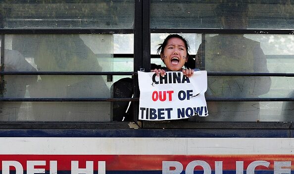 Les États-Unis sanctionnent les responsables chinois menant une politique d’«assimilation forcée» d’enfants tibétains