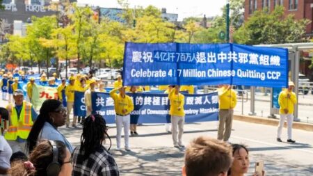Une parade à Toronto célèbre la démission de 417 millions de Chinois du PCC