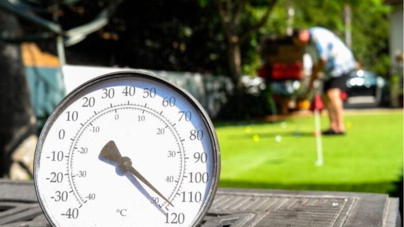 Les habitants de la Californie du Sud profitent d'une vague de chaleur estivale à Temecula, en Californie, le 3 septembre 2022. (John Fredricks/Epoch Times)