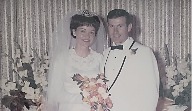 Orlean et Kurt Koehle lors de leur réception de mariage à Roberts, Idaho, le 1er août 1969 (Avec l'aimable autorisation d'Orlean Koehle)