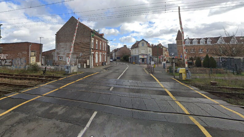 Passage à niveau rue Faidherbe à Lesquin (Google maps)