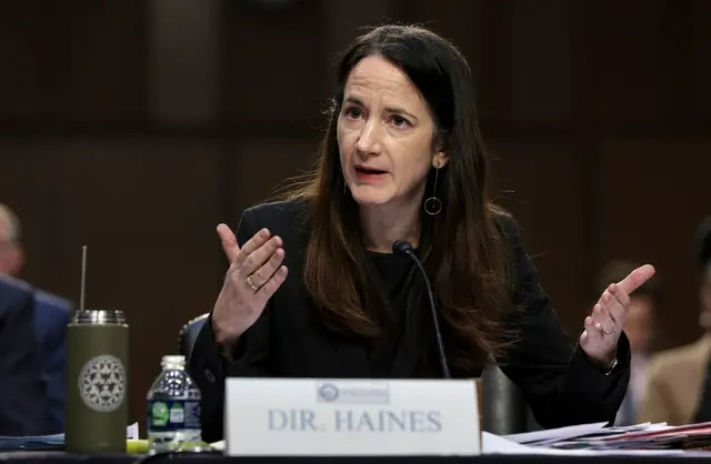 La directrice du renseignement national (DNI) Avril Haines témoigne devant la commission du renseignement du Sénat à Washington le 10 mars 2022. (Kevin Dietsch/Getty Images)