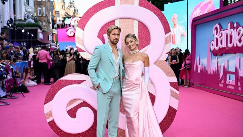 Ryan Gosling et Margot Robbie assistent à la première européenne de "Barbie" au Cineworld Leicester Square le 12 juillet 2023 à Londres, en Angleterre. (Gareth Cattermole/Getty Images)