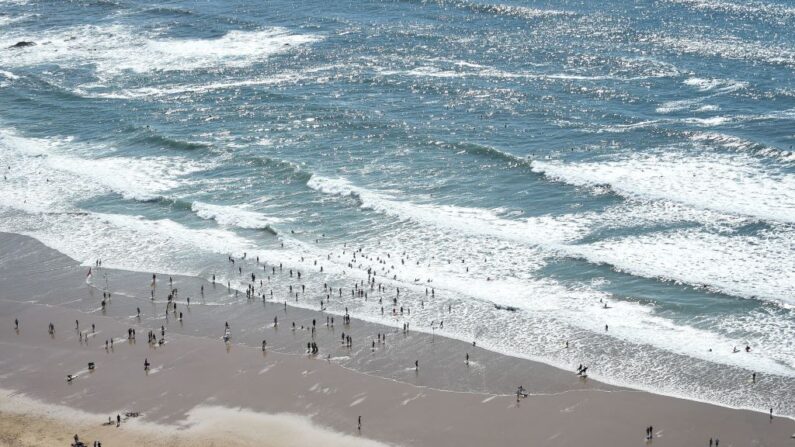 La plage des Sables-d'Olonne. (Photo: SEBASTIEN SALOM-GOMIS/AFP via Getty Images)
