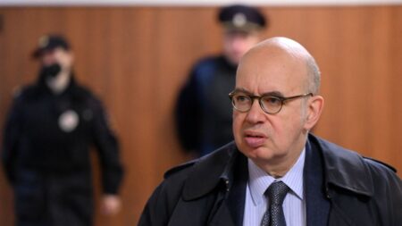 La diplomatie russe convoque l’ambassadeur français, accusant Paris de discriminer les journalistes russes