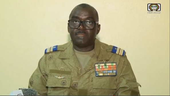 Le colonel-major Amadou Abdramane à la télévision nationale le 31 juillet 2023. (Photo ORTN – Télé Sahel/AFP via Getty Images)