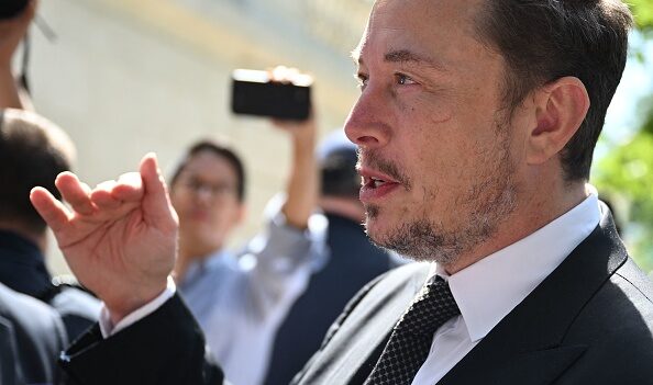 Elon Musk évoque la mise en place d’un «petit paiement mensuel» pour utiliser X (ex-Twitter)
