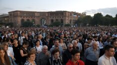 Nagorny Karabakh: des manifestants bloquent des rues à Erevan