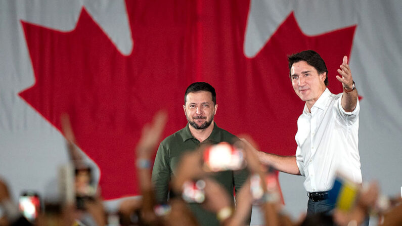 Le Premier ministre canadien Justin Trudeau (à dr.) et le président ukrainien Volodymyr Zelensky à Toronto, Canada, le 22 septembre 2023. (Photo GEOFF ROBINS/AFP via Getty Images)