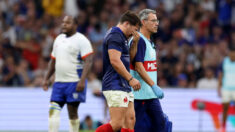 Rugby: Antoine Dupont retourne à Toulouse pour «un avis chirurgical spécialisé»