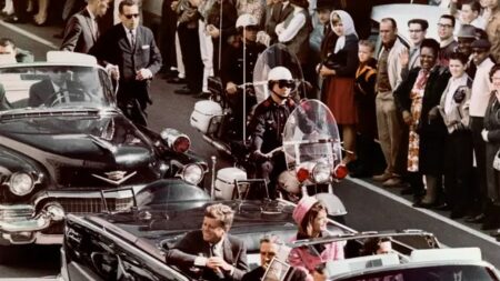 Un témoin de l’assassinat de JFK rompt le silence 60 ans après, et réfute une affirmation clé