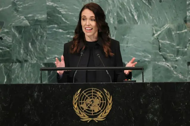 Le Premier ministre néo-zélandais Jacinda Ardern s'exprime lors de la 77e session de l'Assemblée générale des Nations unies (AGNU) au siège de l'ONU à New York, le 23 septembre 2022. (Michael M. Santiago/Getty Images)
