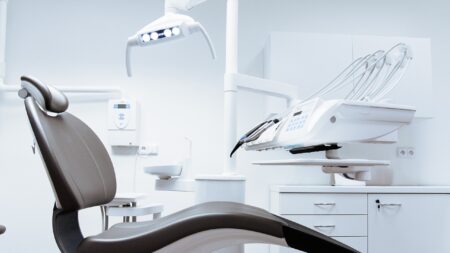 Cahors: un dentiste se donne la mort dans son cabinet à cause de la «pression» trop forte