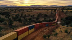 L’Arizona paiera 2,1 millions de dollars à l’administration Biden pour un mur frontalier de fortune
