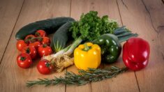 Gaspillage alimentaire: une entreprise propose la vente de fruits et légumes moches mais bons et nourrissants