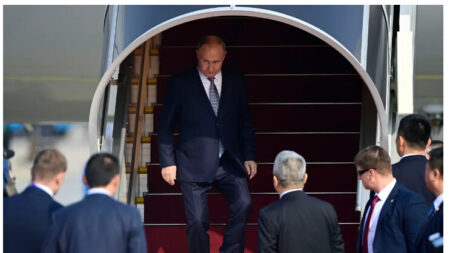 Poutine arrive à Pékin pour resserrer les liens avec «mon ami» Xi Jinping sur fond de guerres en Ukraine et en Israël