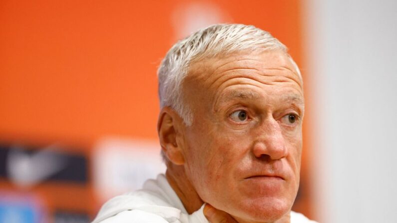 Didier Deschamps, s'est dit lundi "dégoûté" pour le XV de France, éliminé la veille en quart de finale de la Coupe du monde par l'Afrique du Sud au Stade de France. (Photo : KENZO TRIBOUILLARD/AFP via Getty Images)