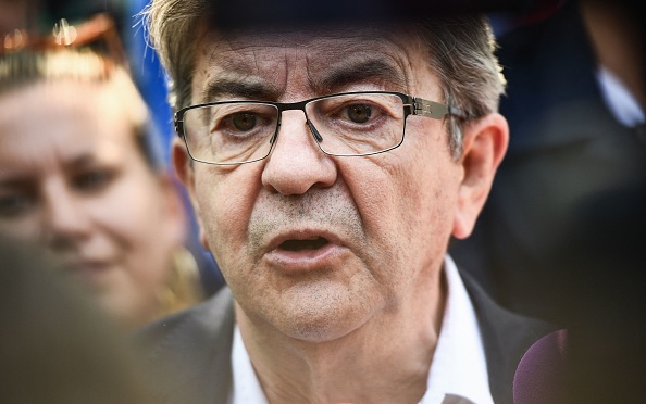Ces élections européennes sont « le premier tour » de la présidentielle de 2027  a affirmé Jean-Luc Mélenchon, avant de rappeler dimanche que sa candidature faisait partie des "hypothèses". (Photo CHRISTOPHE ARCHAMBAULT/AFP via Getty Images)