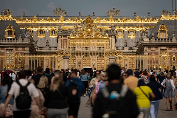 Le château de Versailles a rouvert une fois « les vérifications terminées ». (Photo IAN LANGSDON/AFP via Getty Images)