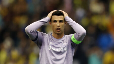 À cause d’un bisou, Cristiano Ronaldo pourrait être condamné à 99 coups de fouet en Iran
