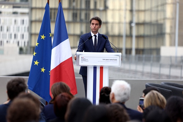 Le ministre de l'Éducation nationale et de la Jeunesse, Gabriel Attal, participe à une conférence de presse sur les savoirs fondamentaux, la refonte des programmes et la vision du métier d'enseignant. (Photo THOMAS SAMSON/AFP via Getty Images)