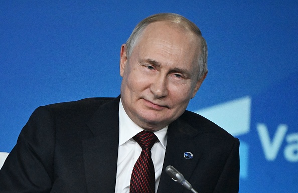 Le Président russe Vladimir Poutine à Sotchi, le 5 octobre 2023. (Photo SERGEI GUNEYEV/POOL/AFP via Getty Images)