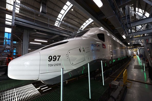 Le TGV « InOui » 2025 –  une nouvelle génération du train à grande vitesse de la SNCF et du géant français de l'ingénierie Alstom, à Paris le 6 octobre 2023. (Photo THOMAS SAMSON/AFP via Getty Images)