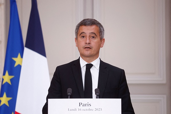 Le ministre français de l'Intérieur, Gérald Darmanin, tient une conférence de presse à l'issue d'un conseil de sécurité au palais de l'Élysée à Paris, le 16 octobre 2023.  (YOAN VALAT/POOL/AFP via Getty Images)