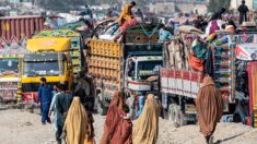 Des milliers d’Afghans quittent le Pakistan avant la date butoir pour les expulsions