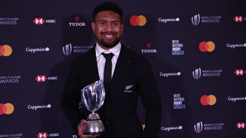 Le Néo-Zélandais Ardie Savea a été désigné joueur mondial de l'année 2023 lors de la cérémonie des World Rugby Awards, organisée dimanche à Paris au lendemain de la finale de la Coupe du monde. (Photo : ANNE-CHRISTINE POUJOULAT/AFP via Getty Images)
