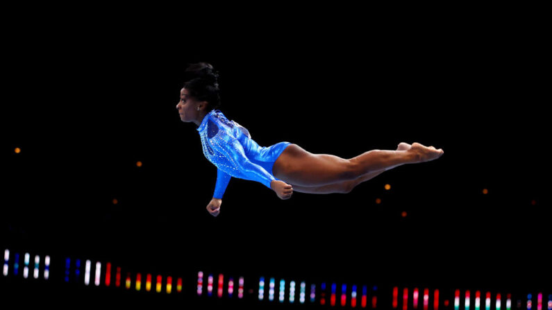 Simone Biles à l'exercice au sol lors de la finale du concours général féminin lors de la septième journée des Championnats du monde de gymnastique artistique, le 6 octobre 2023 à Anvers, Belgique. (Photo : Naomi Baker/Getty Images)