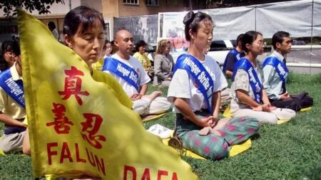 L’épouse d’un ancien diplomate chinois a entamé une grève de la faim après avoir été emprisonnée pour ses convictions
