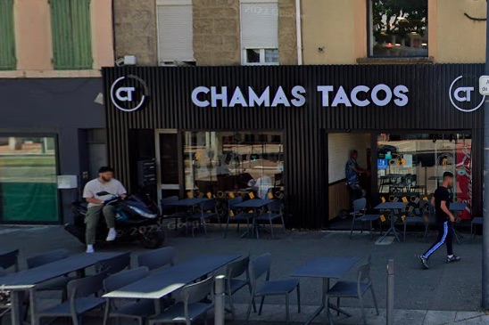 La nuit on pouvait lire « Hamas Tacos » à cause du dysfonctionnement du « C ». Capture Google Maps