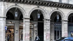 Croix gammées taguées à Paris: deux individus mis en examen pour apologie de crime ou délit