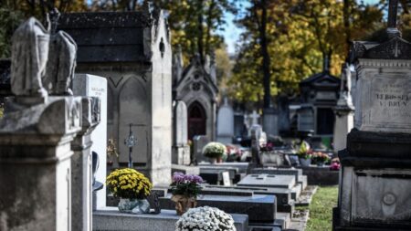« C’est tout ce qui nous reste »: des personnes âgées ne peuvent plus visiter leur défunt à cause de l’insécurité au cimetière Saint Pierre de Marseille