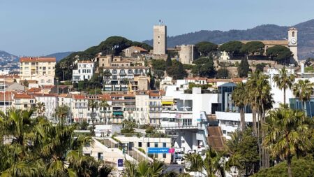 Cannes: pour un retard de sa commande, un client blesse gravement un pizzaïolo à l’arme blanche