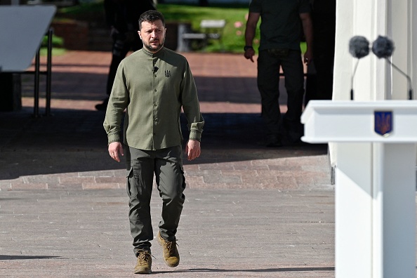 Le Président ukrainien Volodymyr Zelensky a déclaré que son pays avait déployé de nouveaux systèmes de défense antiaérienne. (Photo SERGEI CHUZAVKOV/AFP via Getty Images)