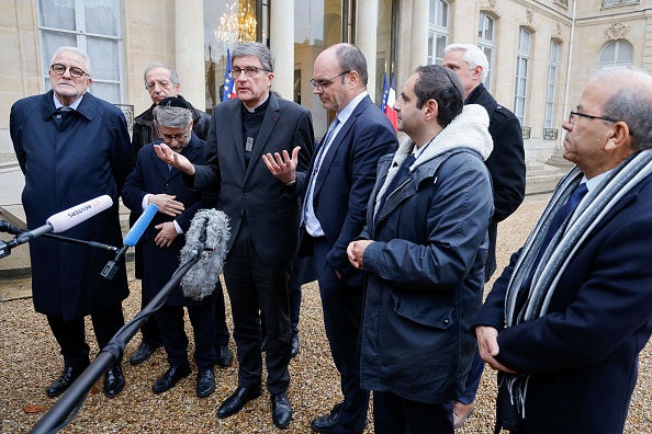 Une réunion entre le président de la République et les représentants des cultes au Palais présidentiel de l'Élysée à Paris, le 13 novembre 2023. (Photo LUDOVIC MARIN/AFP via Getty Images)
