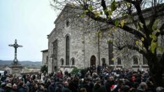 Des centaines de personnes pour les obsèques de Thomas, dans la Drôme