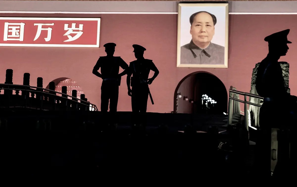 Le PCC réduit les forces de police, les experts évoquent la crise économique et l'effondrement des anciens régimes communistes