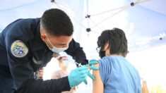 Des scientifiques chinois fabriquent un vaccin COVID-19 en poudre sèche inhalable