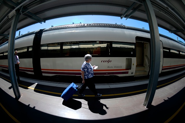 « Renfe interdit l'accès aux trottinettes électriques dans tous ses trains », a indiqué la compagnie espagnole. (Photo GABRIEL BOUYS/AFP via Getty Images)
